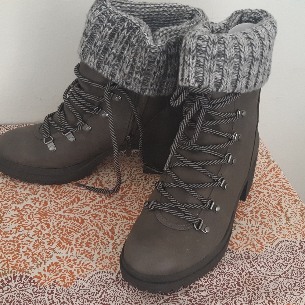 Cardigan Laceup Boots